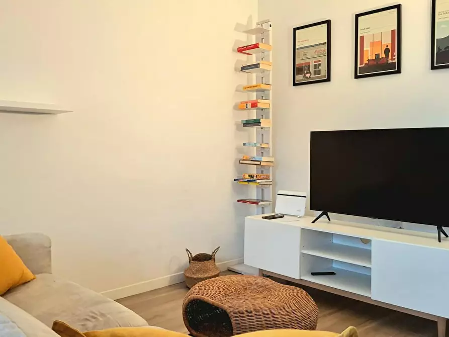 Immagine 6 di Appartamento in affitto  in Via Lorenteggio a Milano