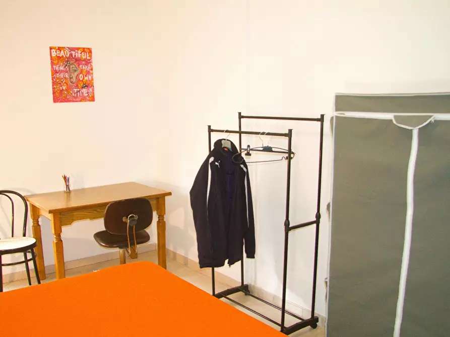 Immagine 2 di Camera in affitto  in Via Giuseppe de Robertis a Roma