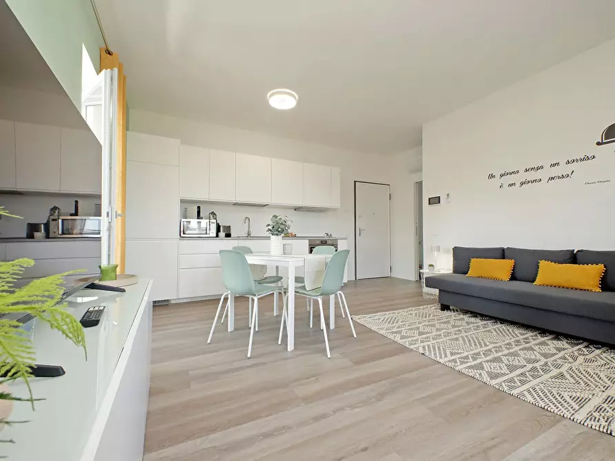 Immagine 10 di Appartamento in affitto  in Via Giuseppe Bignami a Fiumicino