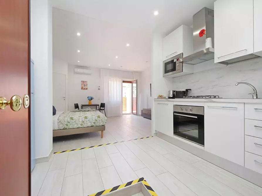 Immagine 10 di Appartamento in affitto  in Viale Ammiraglio del Bono a Roma