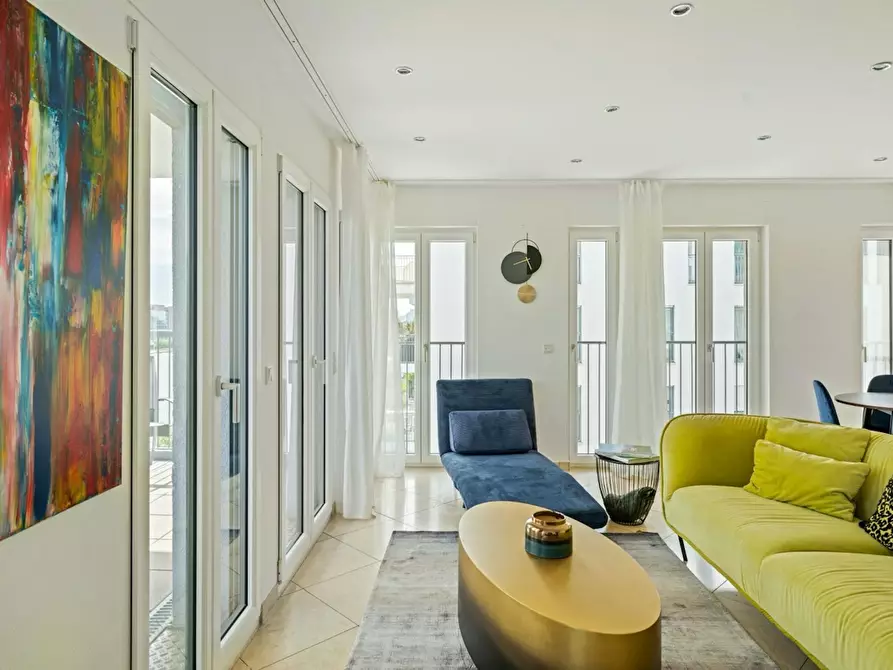Immagine 2 di Appartamento in affitto  in Karpfenweg a Frankfurt am Main