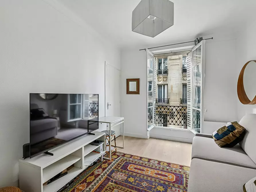 Immagine 2 di Appartamento in affitto  in Rue Pierre Semard a Paris