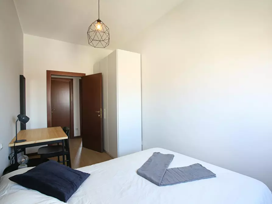 Immagine 3 di Camera in affitto  in Via Benjamin Constant a Milano