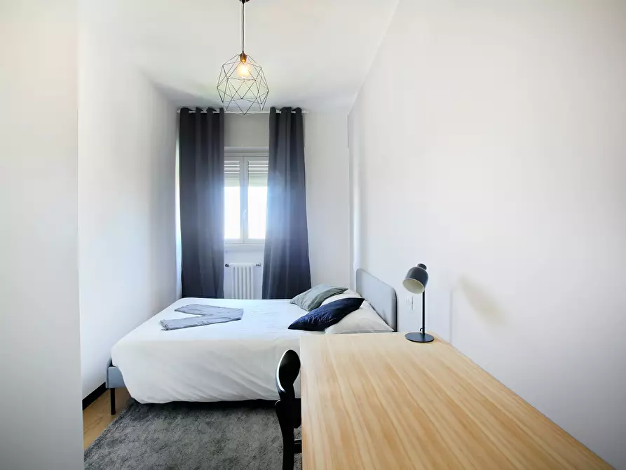 Immagine 1 di Camera in affitto  in Via Benjamin Constant a Milano