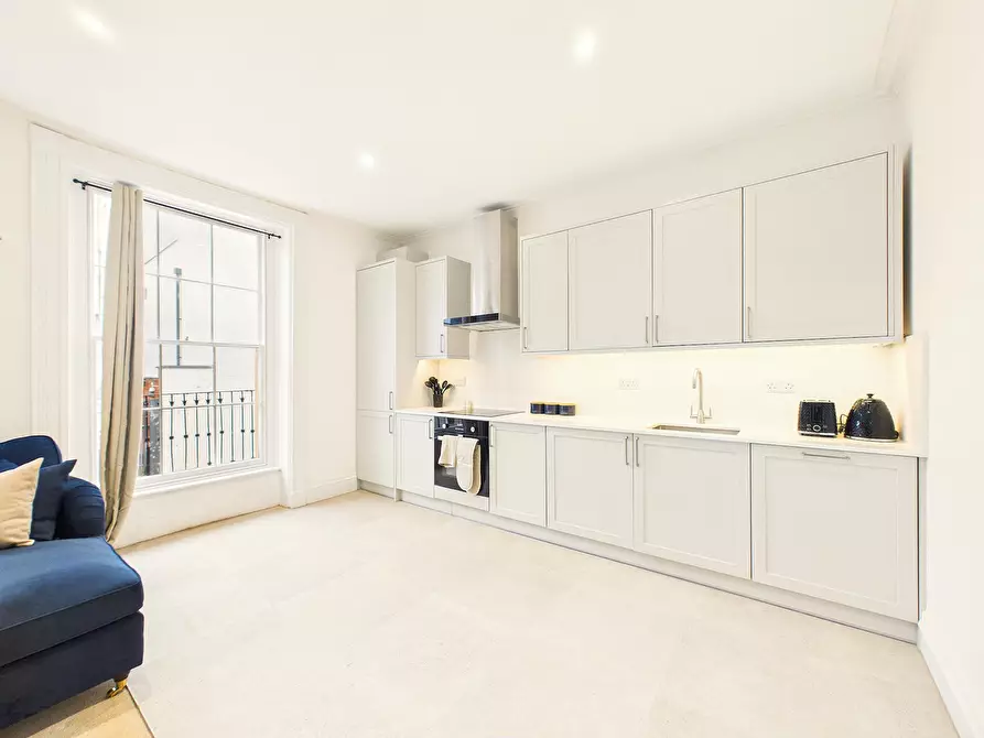 Immagine 6 di Appartamento in affitto  in Henrietta Street a Cheltenham