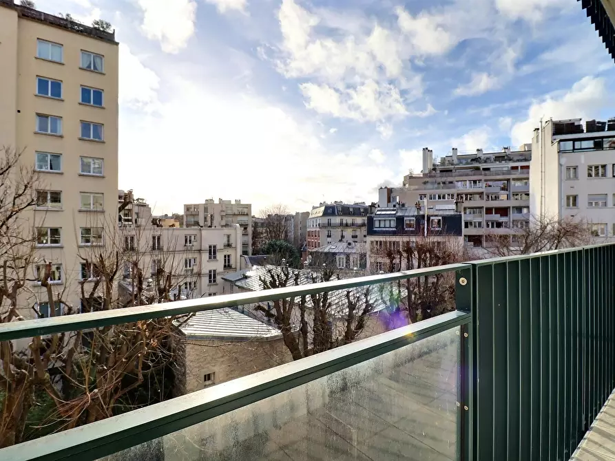 Immagine 2 di Appartamento in affitto  in Rue des Marronniers a Paris 16