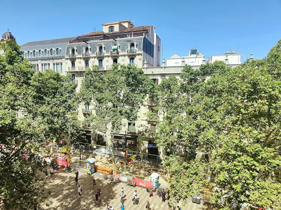 Immagine 10 di Appartamento in affitto  in La Rambla a Barcelona