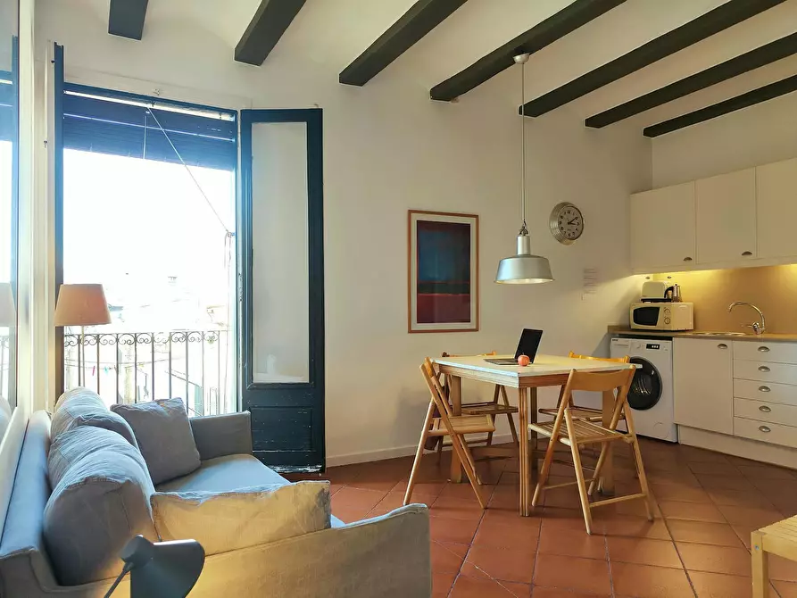Immagine 9 di Appartamento in affitto  in La Rambla a Barcelona