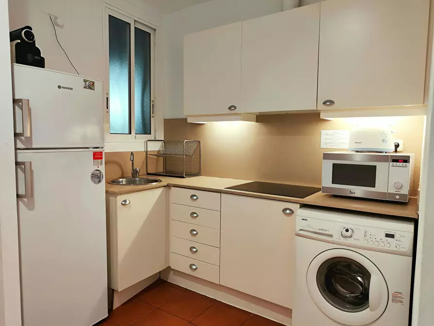 Immagine 8 di Appartamento in affitto  in La Rambla a Barcelona
