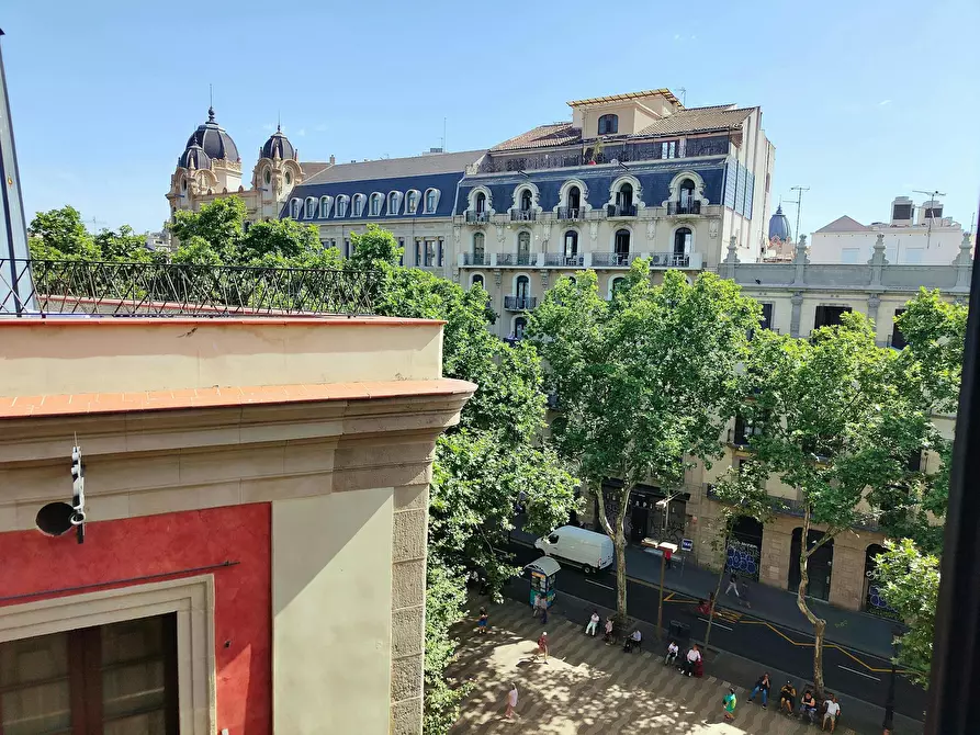 Immagine 4 di Appartamento in affitto  in La Rambla a Barcelona