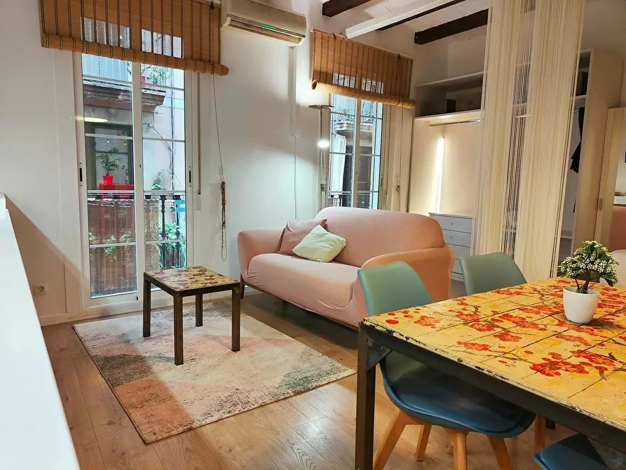Immagine 3 di Appartamento in affitto  in Carrer dels Agullers a Barcelona