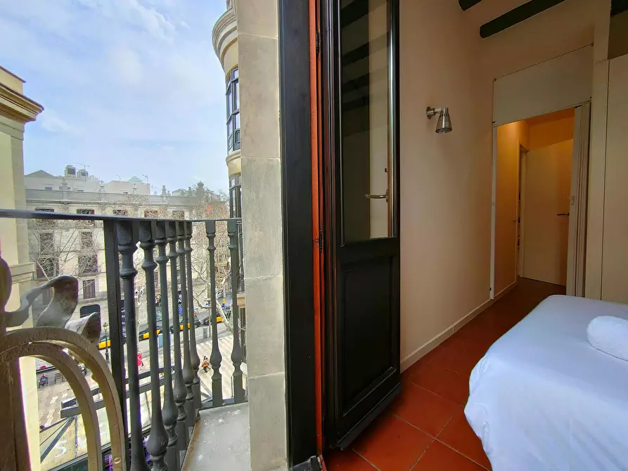 Immagine 4 di Appartamento in affitto  in La Rambla a Barcelona