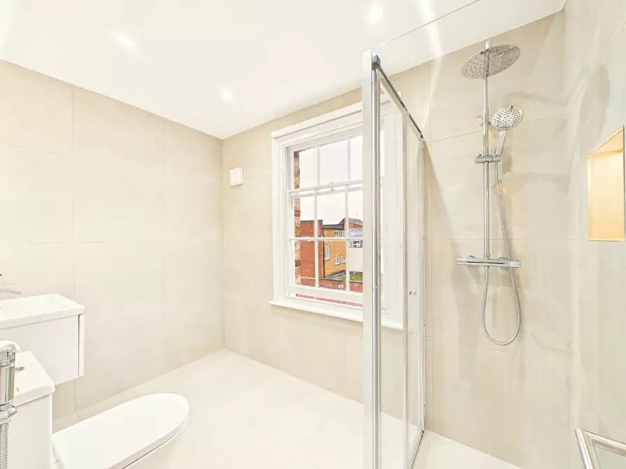 Immagine 8 di Appartamento in affitto  in Henrietta Street a Cheltenham