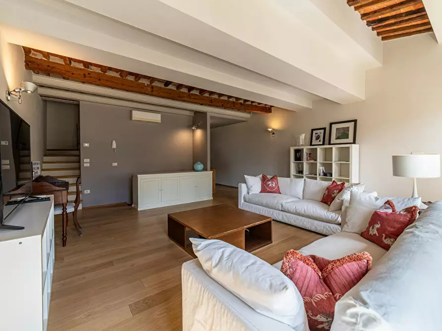 Immagine 10 di Appartamento in affitto  in Via S. Nicolao a Lucca