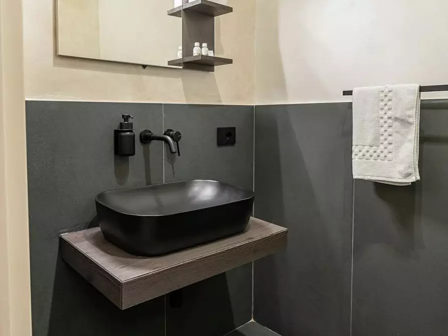 Immagine 2 di Camera in affitto  in Via Faenza a Firenze