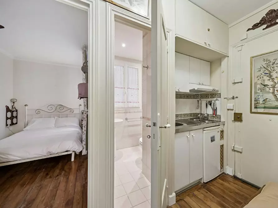 Immagine 8 di Appartamento in affitto  in Rue du Sommerard a Paris 05