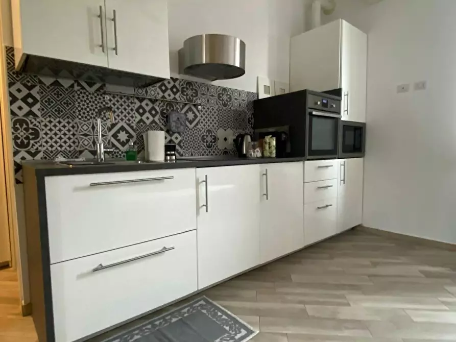 Immagine 2 di Casa indipendente in affitto  in Via Varesina a Milano