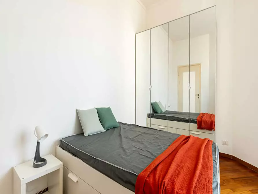 Immagine 5 di Camera in affitto  in Viale Tunisia a Milano