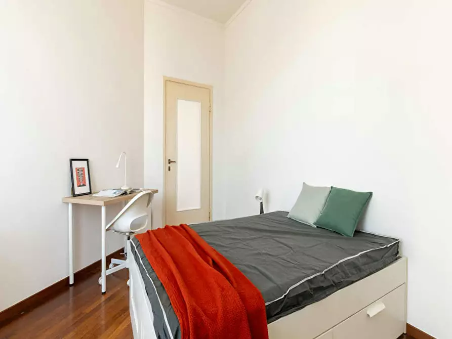 Immagine 4 di Camera in affitto  in Viale Tunisia a Milano