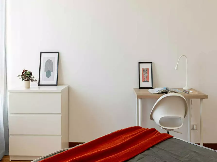 Immagine 8 di Camera in affitto  in Viale Tunisia a Milano