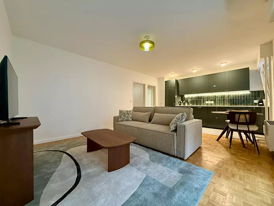 Immagine 1 di Appartamento in affitto  in Rue Melingue a Paris
