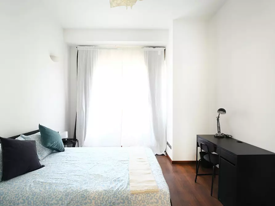 Immagine 1 di Camera in affitto  in Viale Vittorio Veneto a Milano