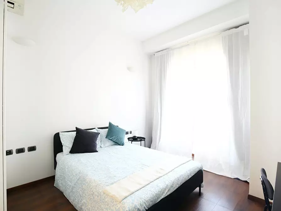 Immagine 2 di Camera in affitto  in Viale Vittorio Veneto a Milano