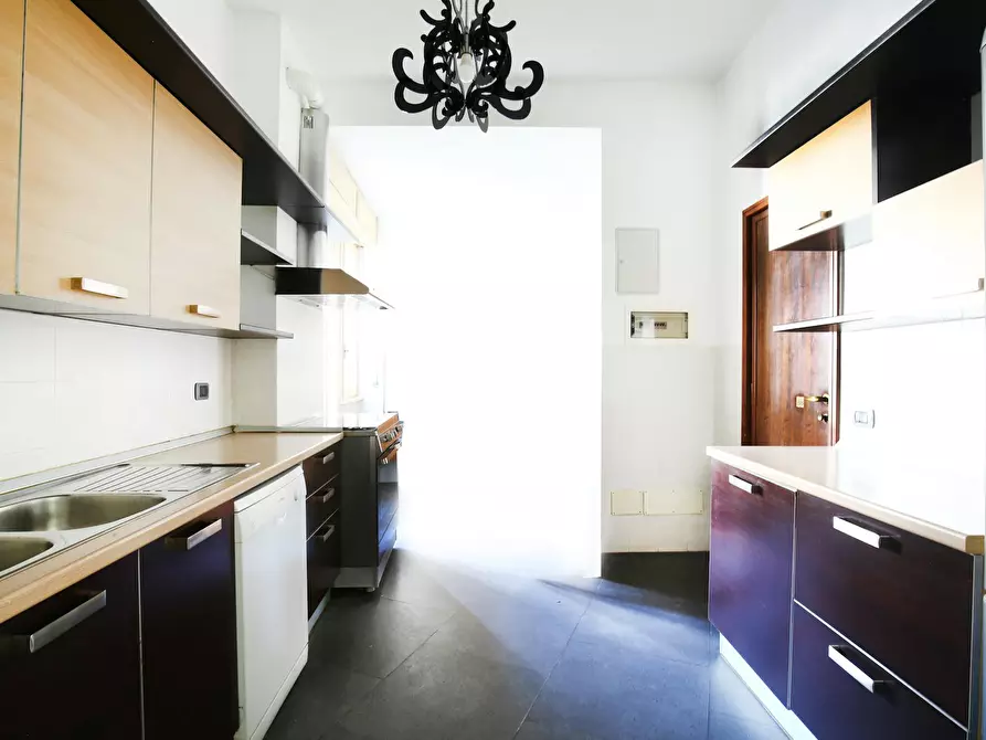 Immagine 9 di Camera in affitto  in Viale Vittorio Veneto a Milano