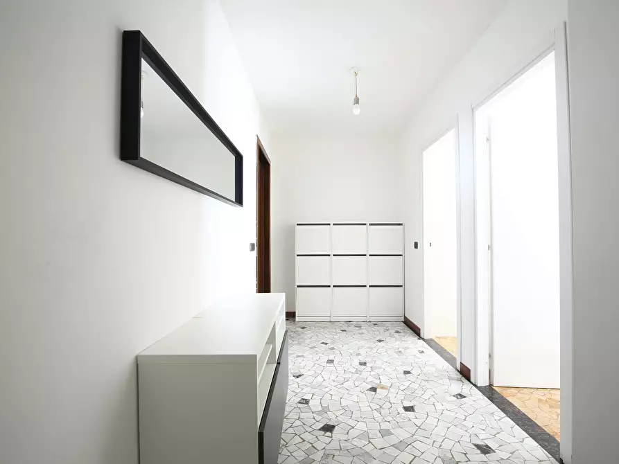Immagine 6 di Camera in affitto  in Viale Vittorio Veneto a Milano