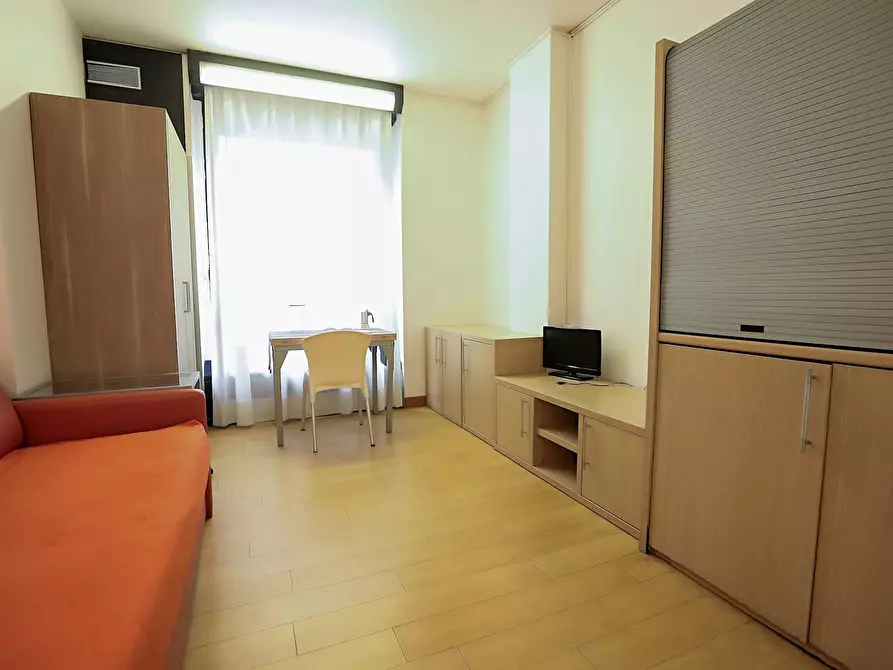 Immagine 5 di Appartamento in affitto  in Via Ippolito Nievo a Milano