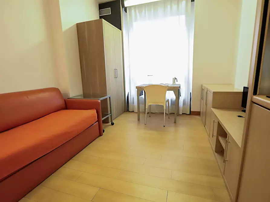 Immagine 2 di Appartamento in affitto  in Via Ippolito Nievo a Milano