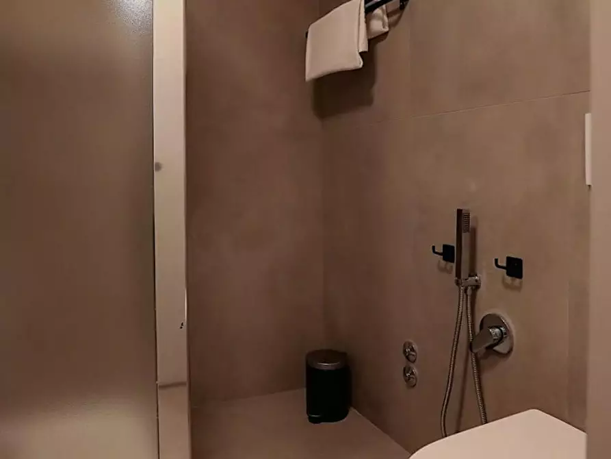 Immagine 10 di Appartamento in affitto  in Via Ippolito Nievo a Milano
