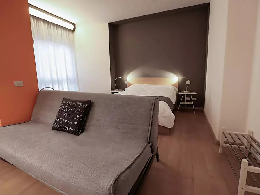 Immagine 2 di Appartamento in affitto  in Via Ippolito Nievo a Milano
