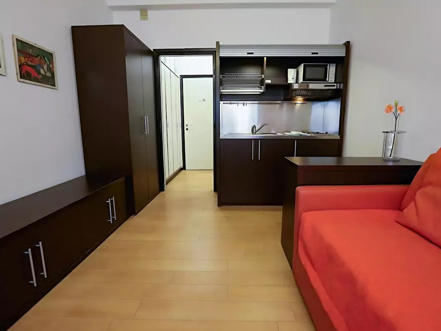 Immagine 6 di Appartamento in affitto  in Via Ippolito Nievo a Milano
