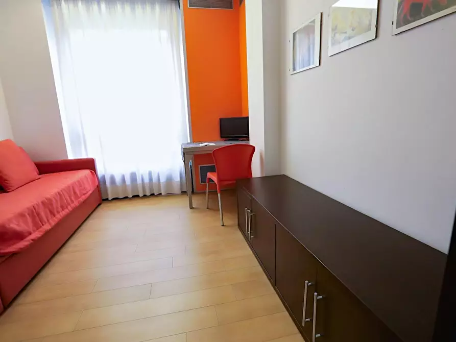 Immagine 5 di Appartamento in affitto  in Via Ippolito Nievo a Milano