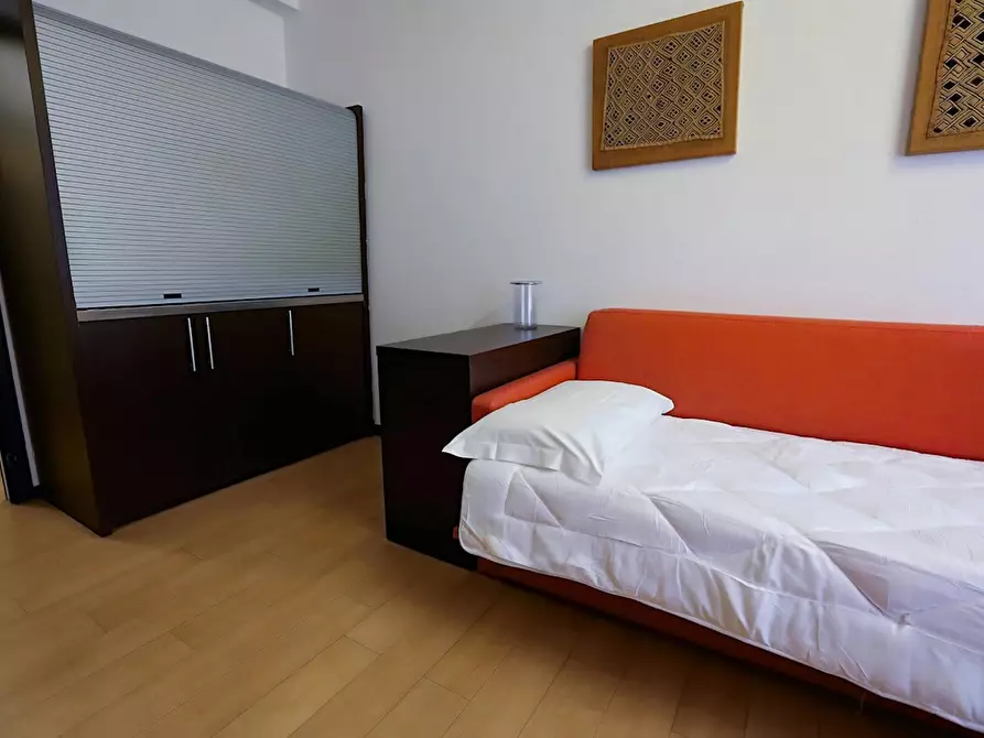 Immagine 10 di Appartamento in affitto  in Via Ippolito Nievo a Milano