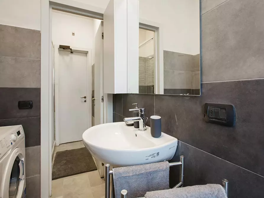 Immagine 8 di Camera in affitto  in Via dei Gracchi a Milano