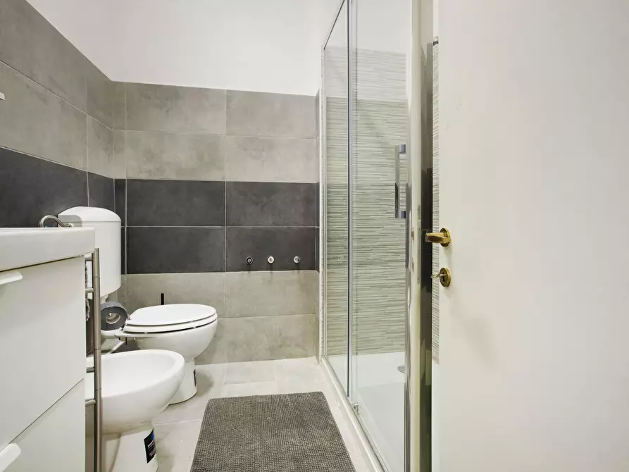 Immagine 10 di Camera in affitto  in Via dei Gracchi a Milano