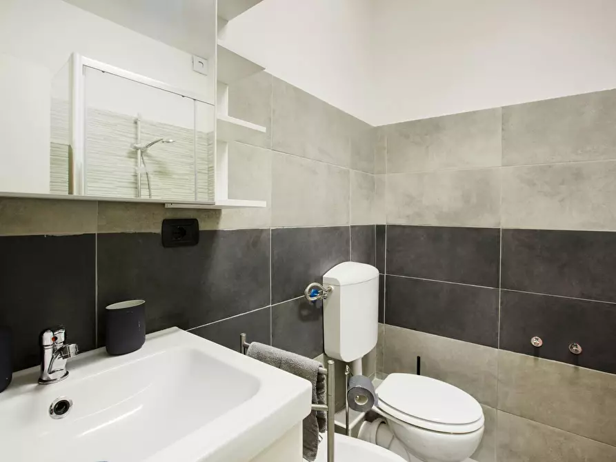 Immagine 9 di Camera in affitto  in Via dei Gracchi a Milano