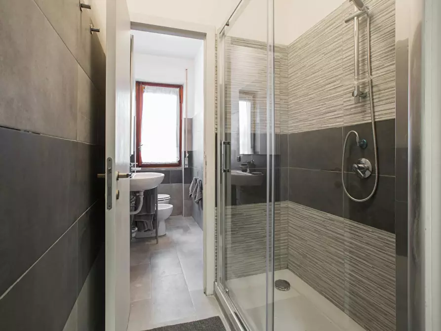 Immagine 6 di Camera in affitto  in Via dei Gracchi a Milano