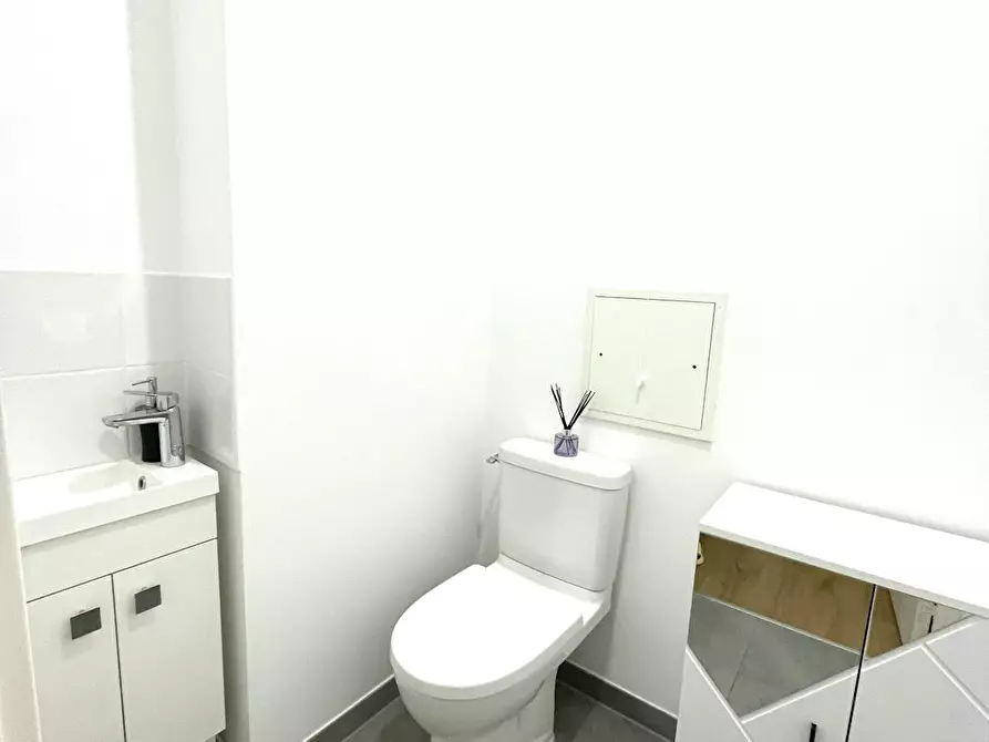 Immagine 7 di Appartamento in affitto  in Rue G de Gaulle Anthonioz a Rueil-Malmaison