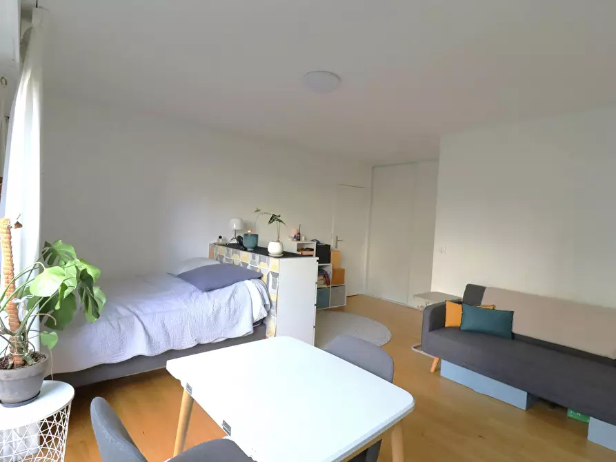 Immagine 2 di Appartamento in affitto  in Rue Jules César a Paris