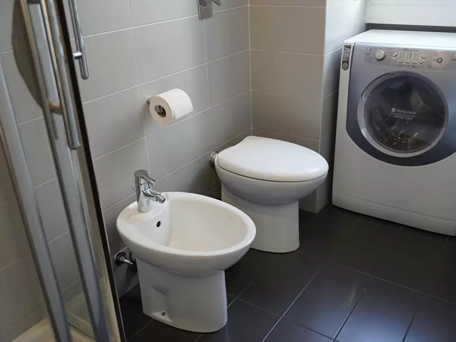 Immagine 10 di Appartamento in affitto  in Via Tavazzano a Milano