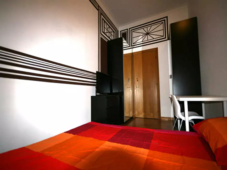 Immagine 2 di Camera in affitto  in Via Giulio e Corrado Venini a Milano