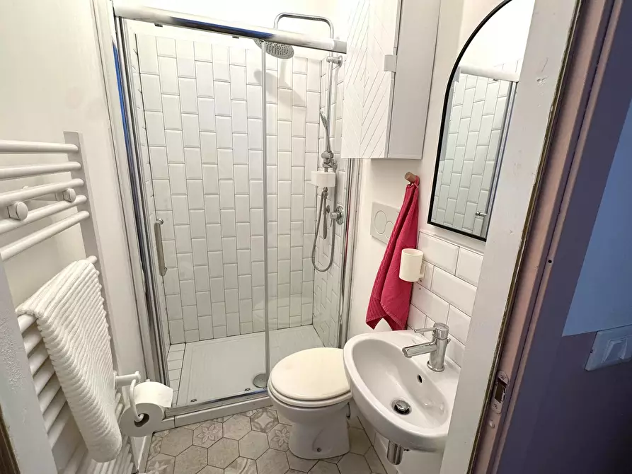 Immagine 6 di Camera in affitto  in Via Monte Rosa a Torino