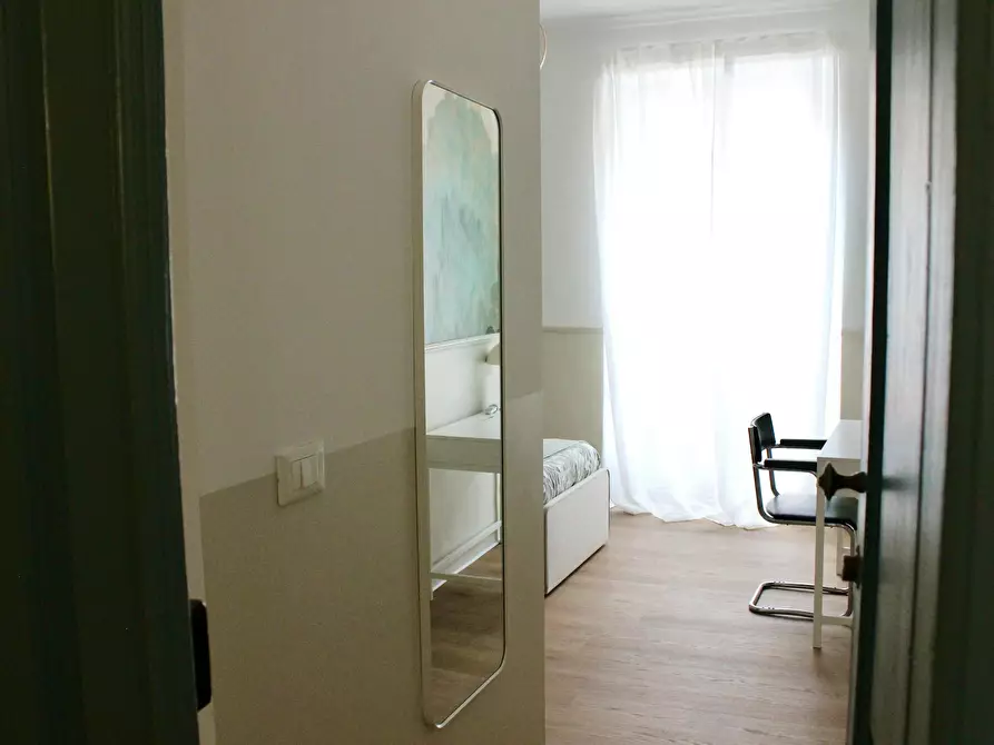 Immagine 2 di Camera in affitto  in Via Monte Rosa a Torino