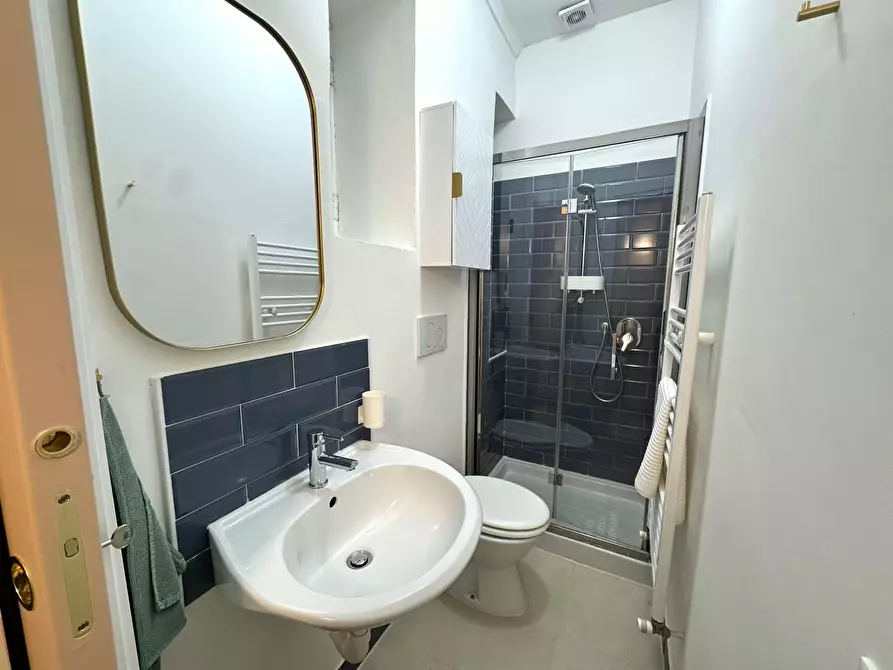 Immagine 6 di Camera in affitto  in Via Monte Rosa a Torino