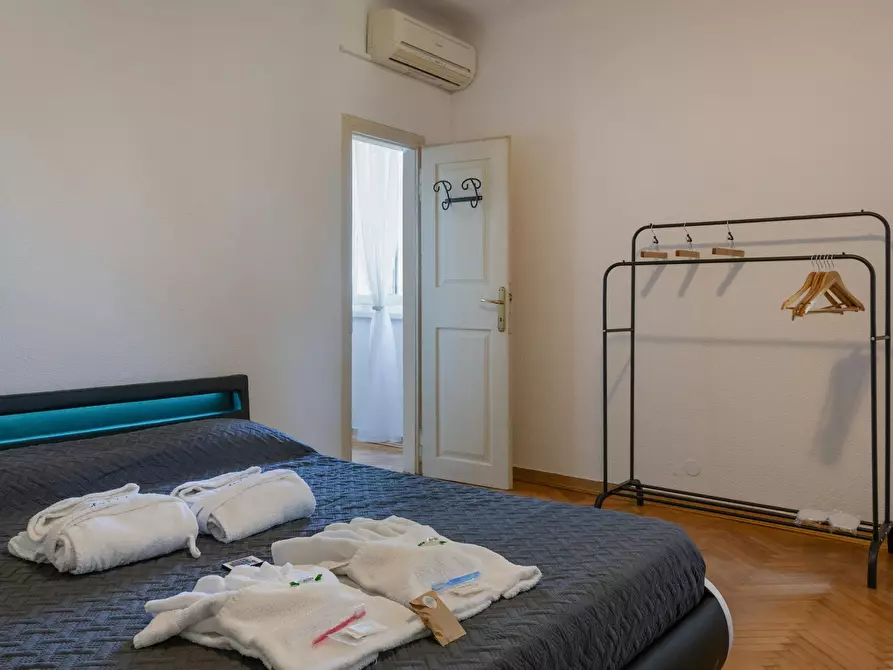 Immagine 1 di Appartamento in affitto  in Via Bartolomeo Biasoletto a Trieste