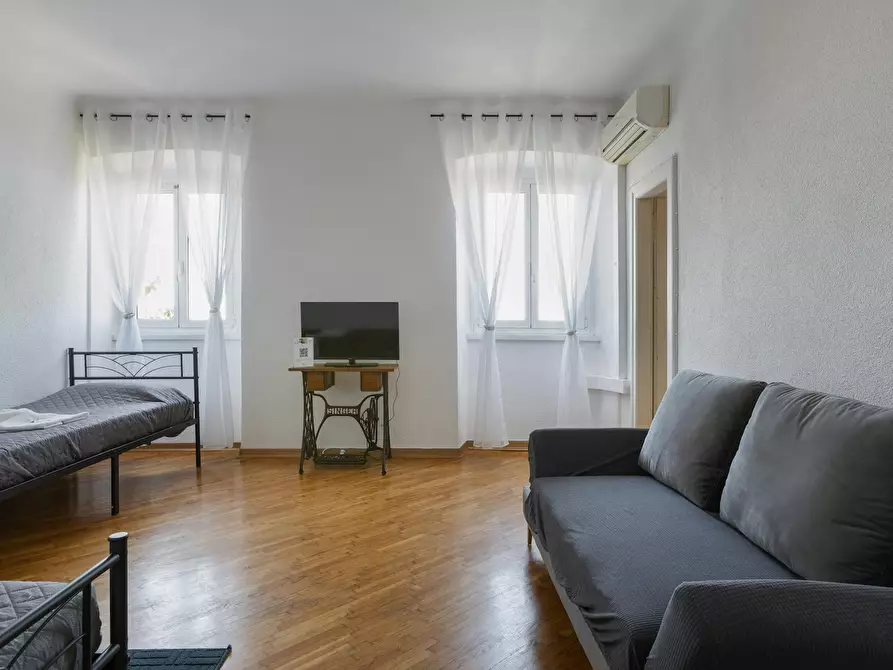 Immagine 6 di Appartamento in affitto  in Via Bartolomeo Biasoletto a Trieste