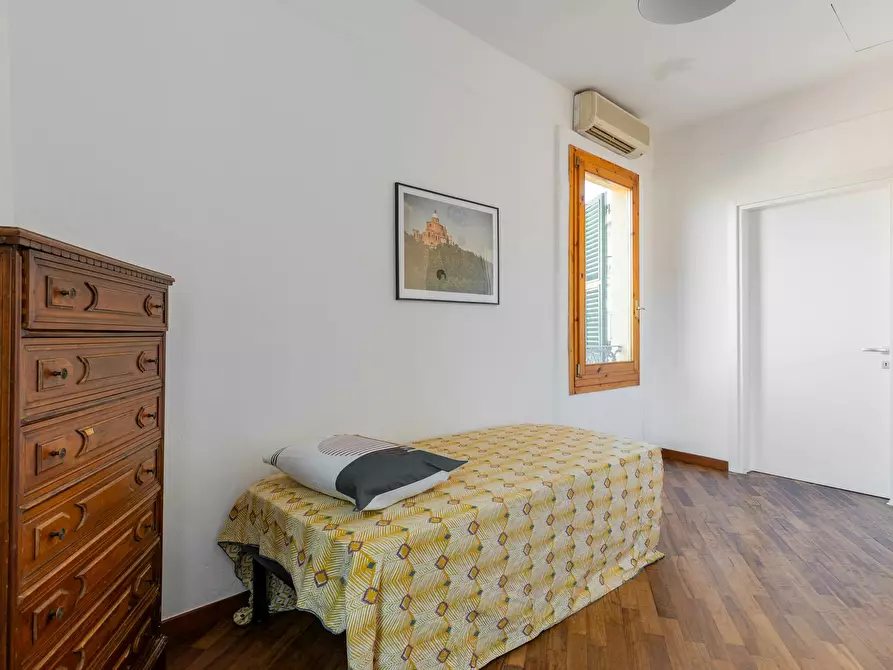 Immagine 4 di Appartamento in affitto  in Via Farini a Bologna